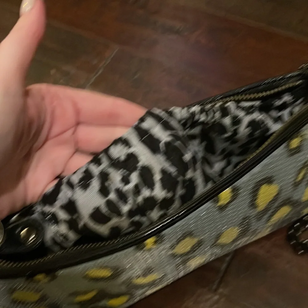 Gorgeous Betsey Johnson Sky Blue / Pale Yellow Sequined Bag - Picture 6 of 12